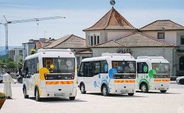 İstanbul Büyükşehir Belediyesi, diğer 38 ilçede olduğu gibi Adalar ilçesinde de toplu ulaşım hizmeti veriyor